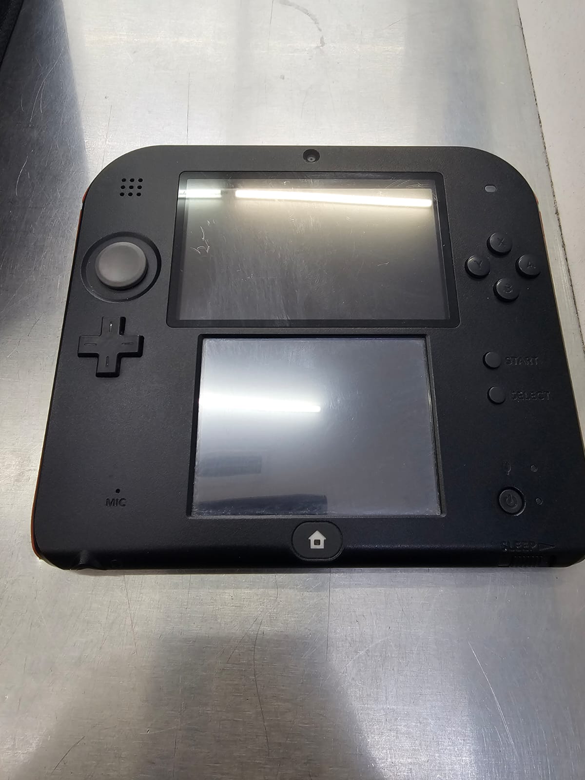 Consola Nintendo 2ds Negra Con Rojo Semi Nueva + Memoria 32 GB + Juegos Digitales