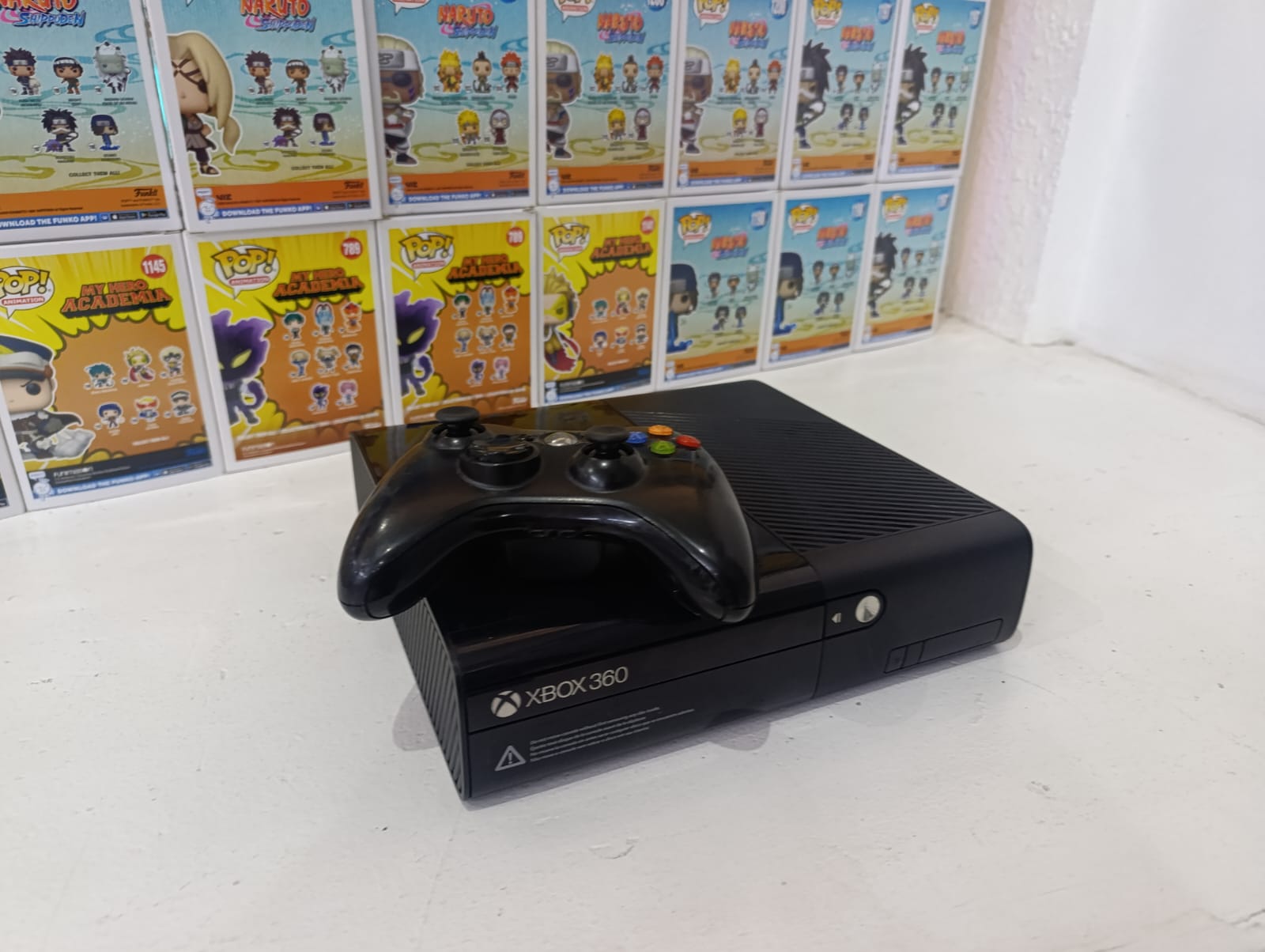 Consola Xbox 360 E 250 gb Usada + Juego Usado a elegir de $499 o menos