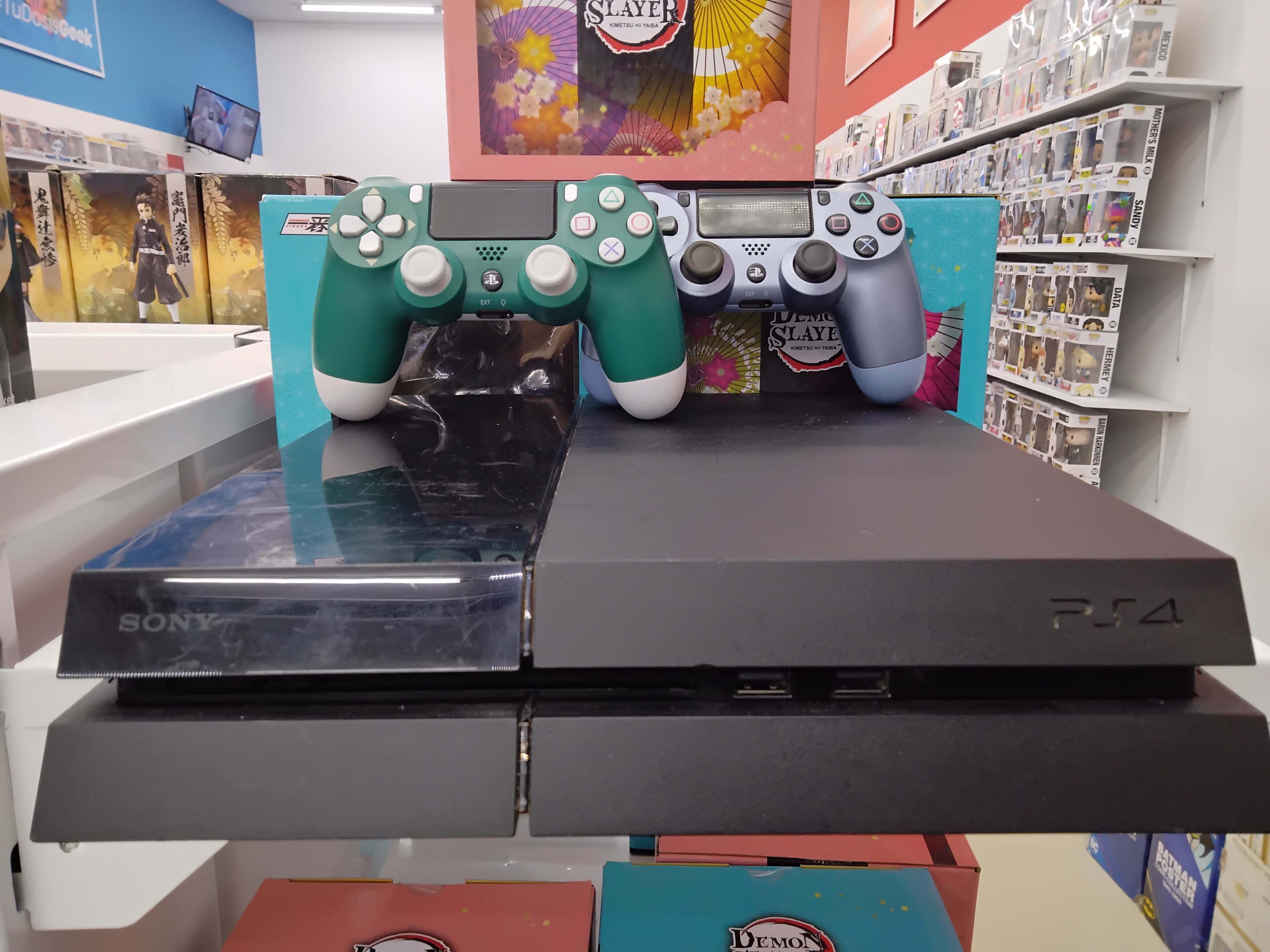 Consola Ps4 500GB Usada + 2 controles + Juego a elegir de $499.99 o menos