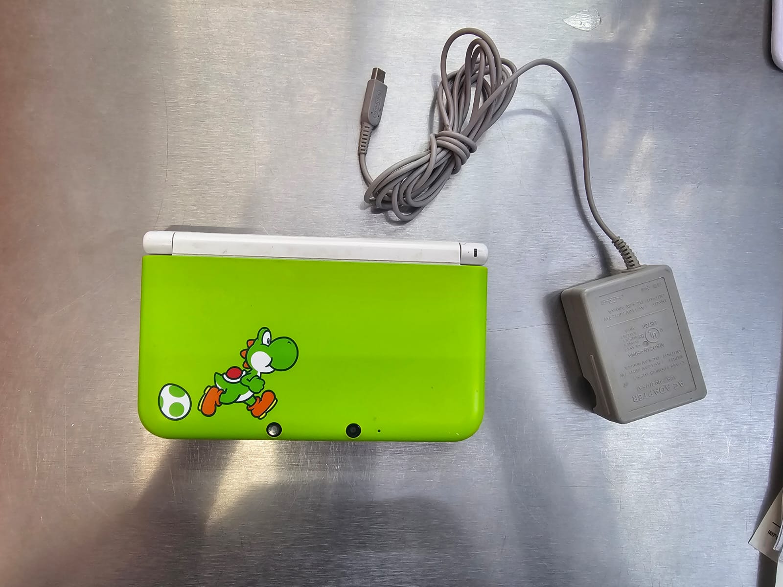 Consola Nintendo 3DS XL Edición Yoshi Usada