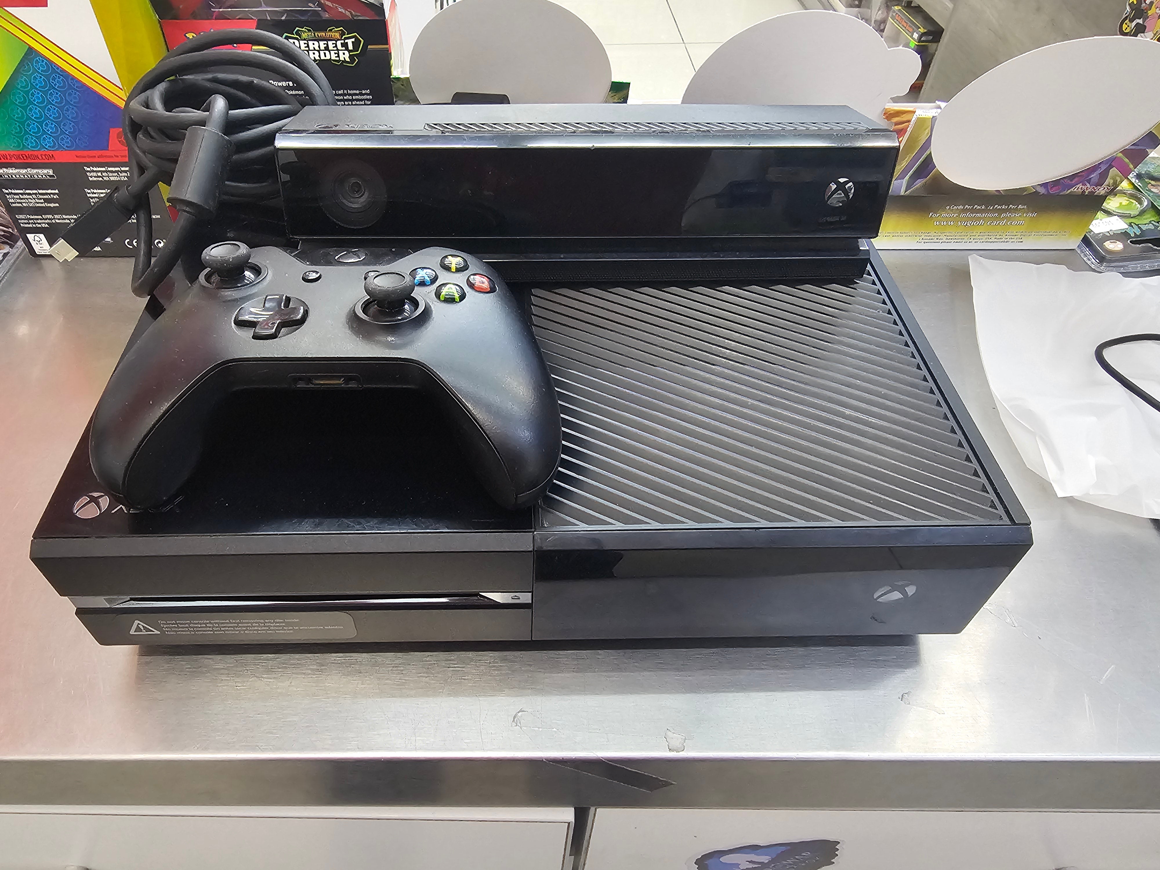 Consola Xbox one Fat 500gb + Kinect + Incluye un juego usado de $499.99 o menos