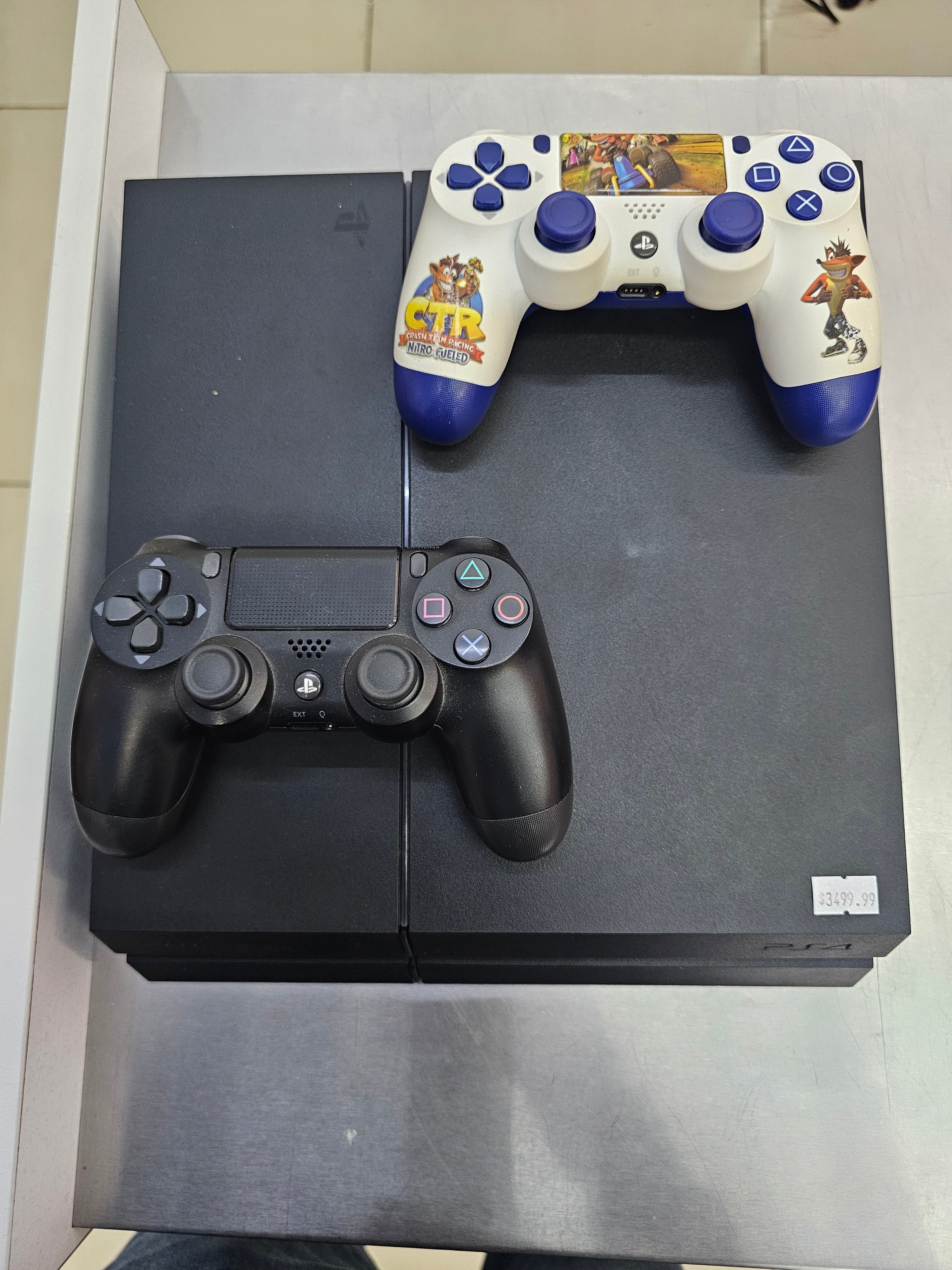 Consola Ps4 500GB Usada + 2 controles + Juego a elegir de $499.99 o menos